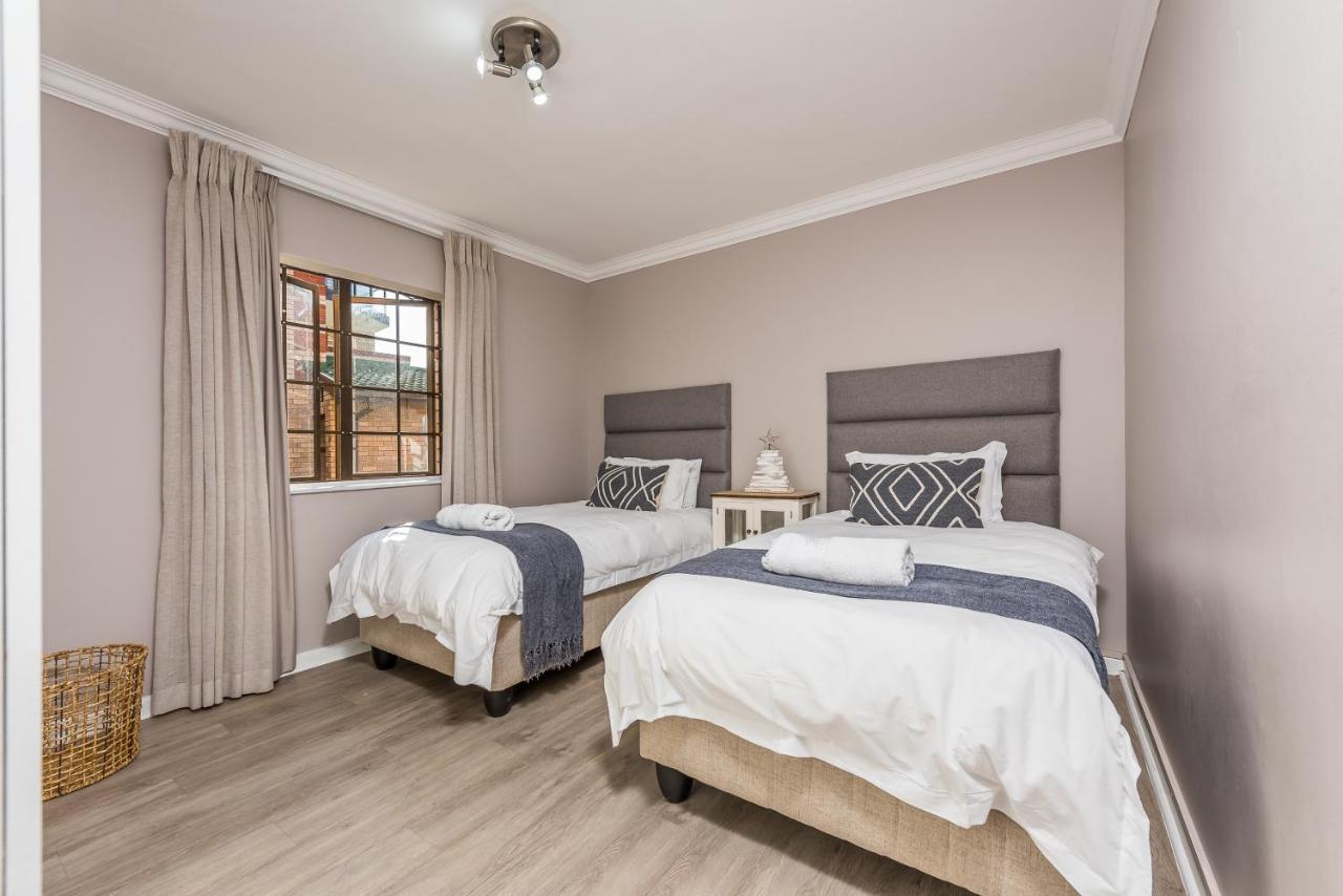 Beacon Wharf , George Hay 1 Apartment *