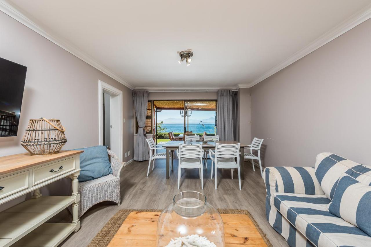 Beacon Wharf , George Hay 1 Apartment Mossel Bay