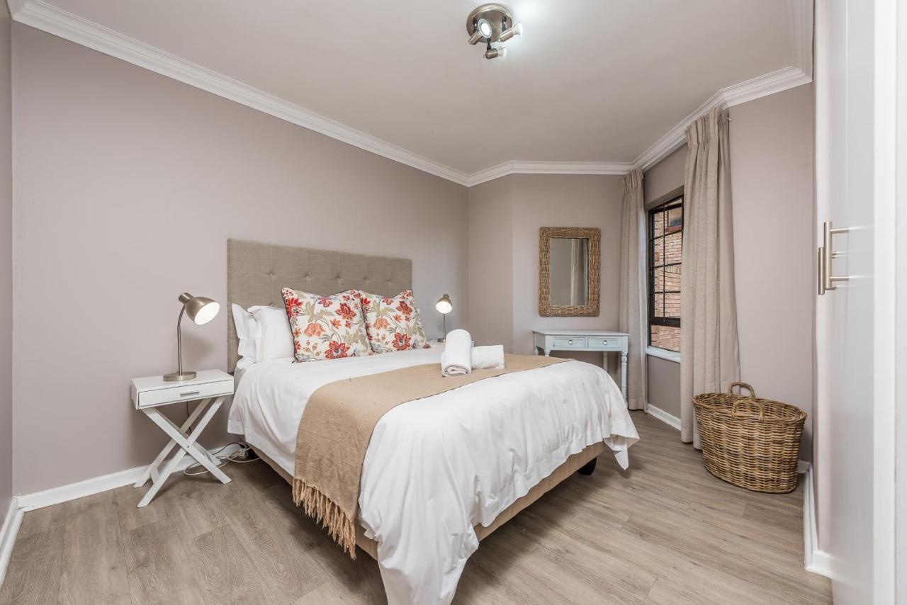 Beacon Wharf , George Hay 1 Apartment Mossel Bay