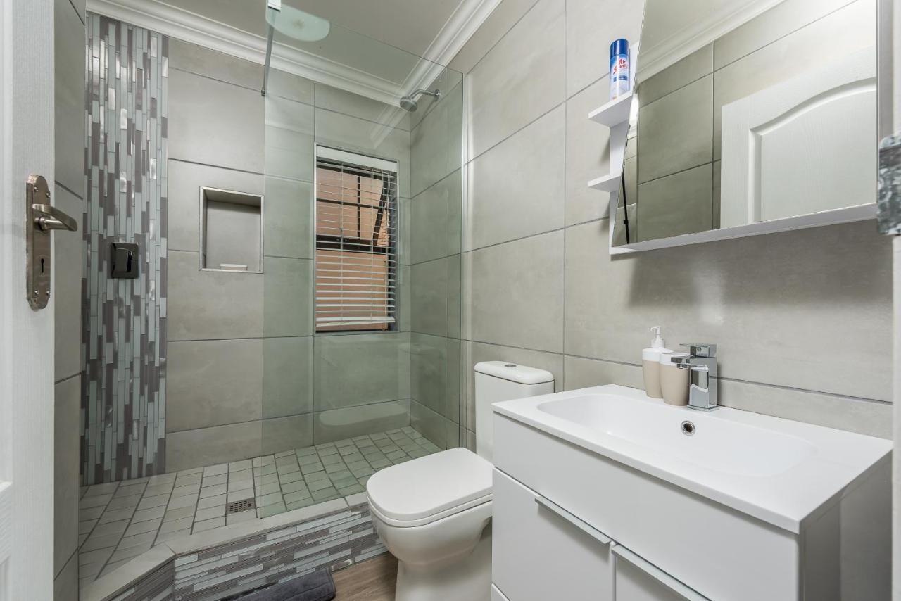 Apartment Beacon Wharf , George Hay 1 *