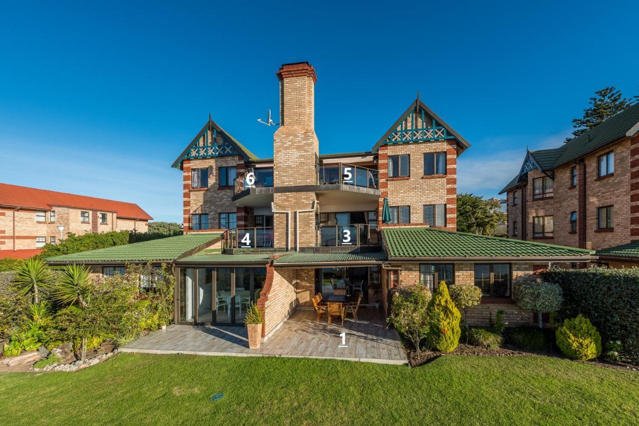 Beacon Wharf , George Hay 1 Mossel Bay